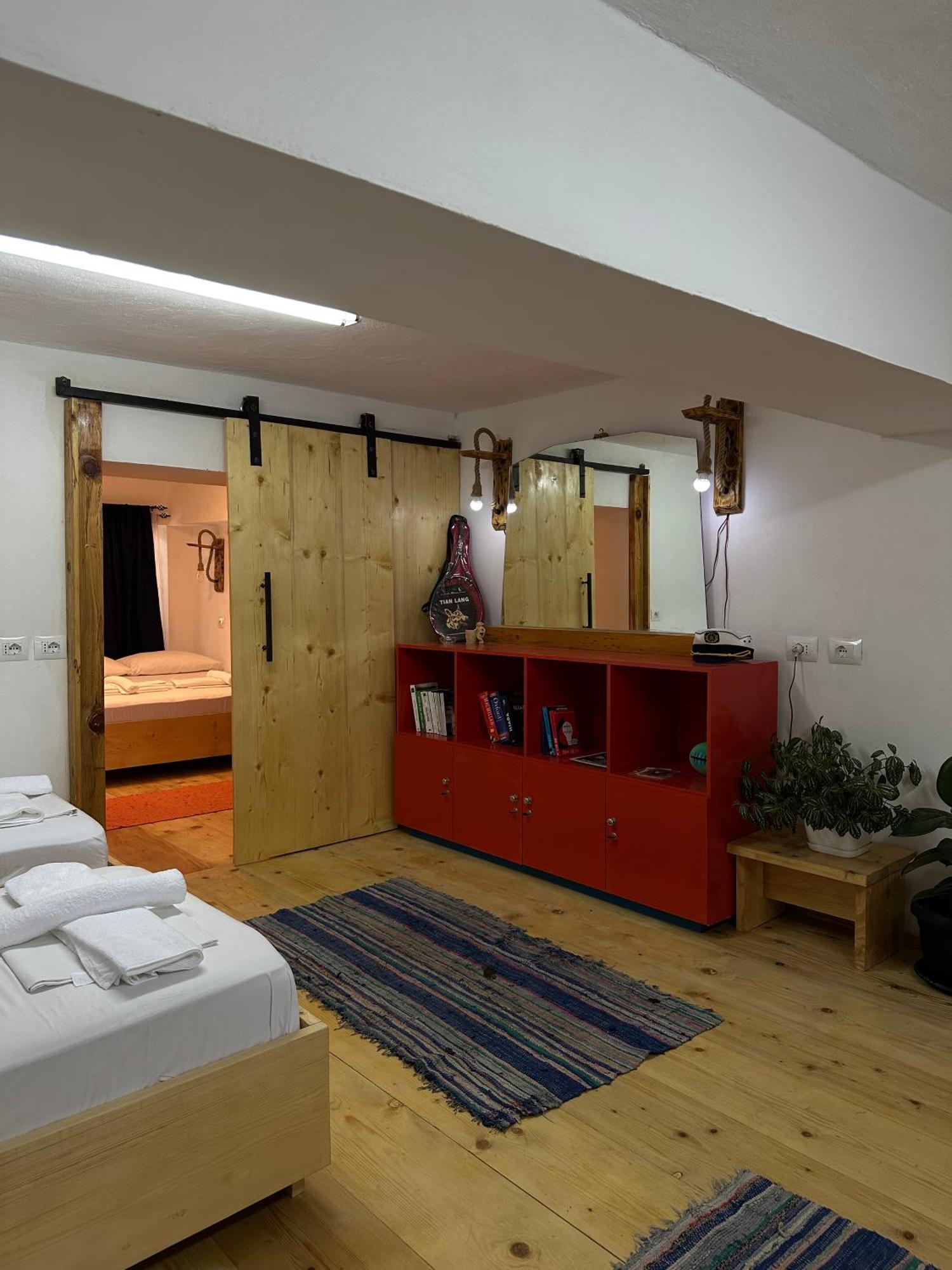 My Wooden Apartments Tiranë Luaran gambar